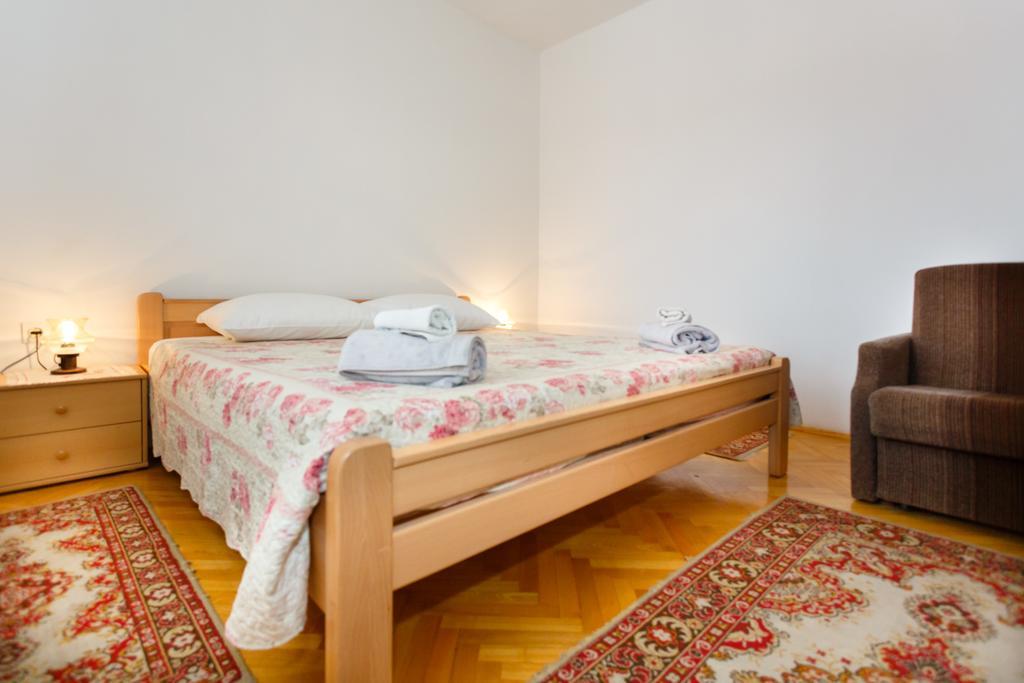 Apartment Nevenka Krk Town Luaran gambar